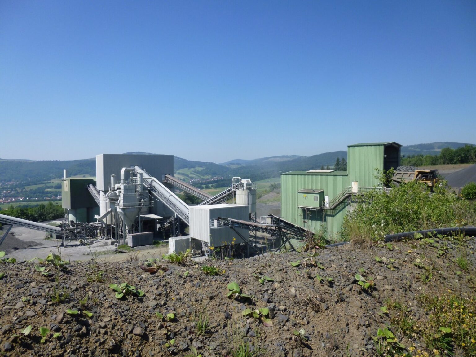 Brecherwerk im Steinbruch der Basalt AG